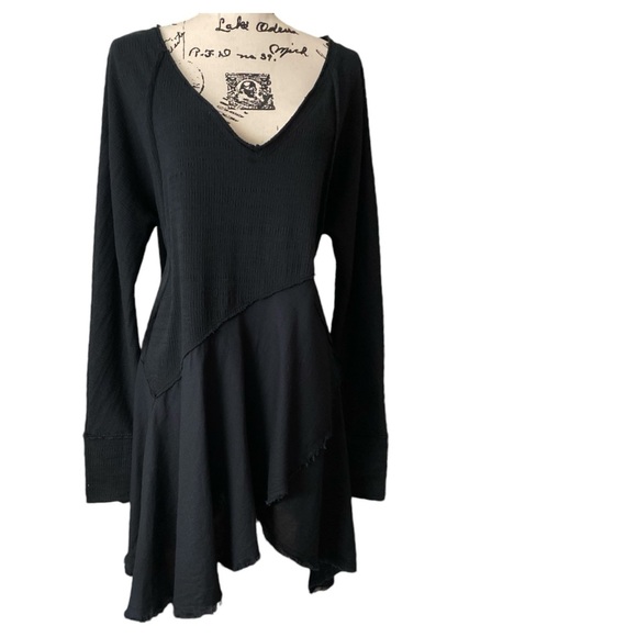 Free People - Black “ Comin’ In Hot” Tunic Top Size Medium - Picture 2 of 15